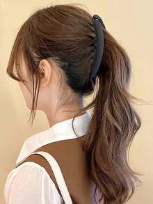 1pc Women's Fashion Minimalist Banana Hair Clip, Matte Texture Premium Feel Elegant Hair Accessory - Black - View 4