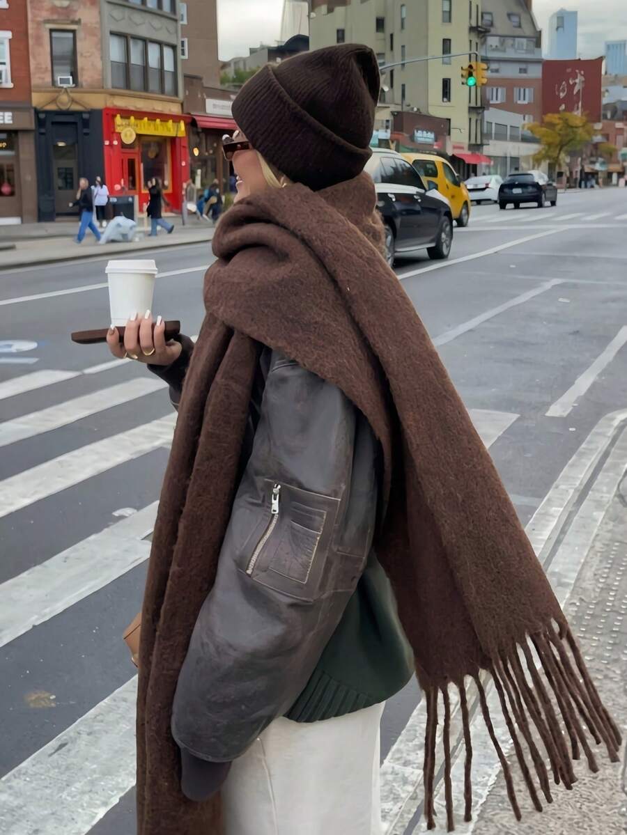 1件純色女款圍巾，厚羊毛針織流蘇披肩，冬季保暖，可搭配洋裝 - 咖啡棕 - 查看 1
