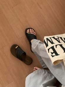 XIXITIAO 慵懶風編織帶夾腳拖鞋，金色扣飾平底夾腳涼鞋，休閒舒適防滑女款拖鞋，適合海灘度假 - 黑色 - 查看 12
