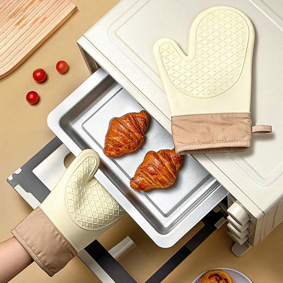 1pc Anti-Scald Microwave Oven Gloves, Heat Resistant Kitchen Baking Gloves,Resistant Silicone Oven Mitts - Home Kitchen, Non-Slip Kitchen Items, Festive Holiday Cooking Gifts Friendly For Home And Kitchen Organization - Multicolor - View 1