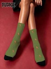 phantombear 1 Pair Army Green Bottom Funny Bikini Gingerbread Man Candy Cane Print Mid-Calf Socks For Women, Quirky Christmas Style Socks (Print Position Random) - Multicolor - View 1