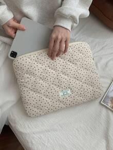 Korean Style Floral Quilted Laptop Sleeve, Multi-Size Shock-Resistant Inner Bag, Made Of Soft Quilted Fabric, Fresh & Minimalist, Double Zipper Opening With Thick Cushion Layer, Can Store Laptop, Tablet, Phone And Other Digital Devices, Available In 11/13/15 Inch Sizes, Suitable For Students, Commuters, Daily Commute And Business Travel - White - View 12
