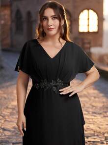 EVERPRETTY Plus Size Elegant V-Neck Ruched Bust Applique Black Wedding Guest Fall Mother Of Bride Dress Garden Formal Dress Dinner Occasion - Black - View 1