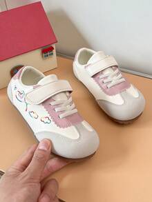 Sepatu Bayi Bordir Awan Hati dengan Pengait dan Perekat, Sol Lembut, Anti Slip, Stabil untuk Balita Belajar Berjalan ke Taman Kanak-Kanak - Grey - View 3