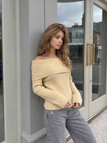 JustMiss Atasan Rajut Wanita Lengan Panjang Model Bahu Terbuka, Potongan Ramping, Gaya Prancis, Bahu Terlipat Lembut, Cocok untuk Musim Semi dan Gugur - Khaki - View 2