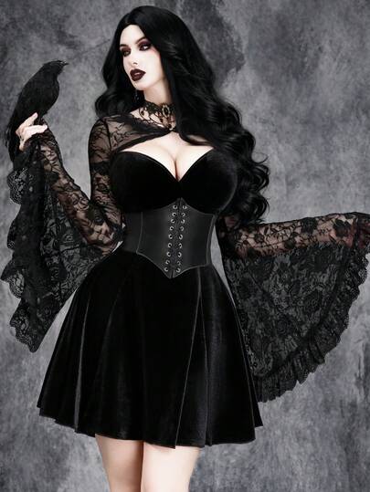 Disfraz de Bruja Gótico Sexy para Mujer de Halloween: Vestido de Terciopelo Elástico con Escote en V Profundo, Parches de Encaje y Capa Adjunta