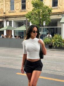 Atasan Wanita Lengan Pendek Warna Polos Model Silang Depan untuk Awal Musim Gugur, Pakaian Santai Sehari-hari untuk Liburan di Rumah, Serbaguna untuk Musim Semi/Panas - Putih - View 3