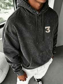 Herrsportig hoodie i mode med sliten tvätt och gotiskt bokstavstryck - Svart - Visa 3
