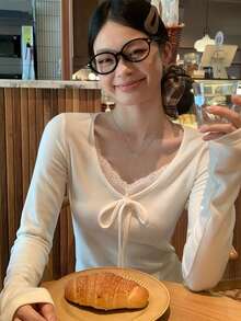 Women's Lace V-Neck Fitted Long Sleeve T-Shirt Inner Layer Top - White - View 3