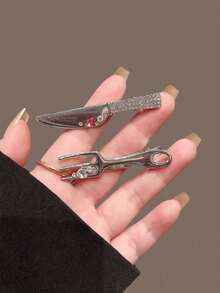 2PCS Novelty Knife And Fork Rhinestone Hair Clips Set, Silver Metal Weird Cool Barrettes, Unique Decor Hair Pins For Y2K Street Style - Multicolor - View 3