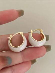 1 Pair Vintage Hong Kong Style U-Shaped Oil Drop Earrings, Elegant Personalized Cold Style Ear Clips With 3D Design, Suitable For Women's Daily, Holiday And Vacation Wear - White - View 3