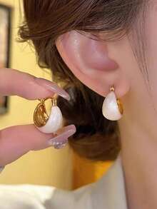 1 Pair Vintage Hong Kong Style U-Shaped Oil Drop Earrings, Elegant Personalized Cold Style Ear Clips With 3D Design, Suitable For Women's Daily, Holiday And Vacation Wear - White - View 1