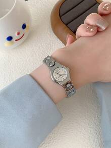 1pc Women's Silver Small Round Quartz Wrist Watch, Minimalist White Dial, Mixed Hour Markers, Compact And Fashionable, Suitable For Daily Wear - Silver - View 5