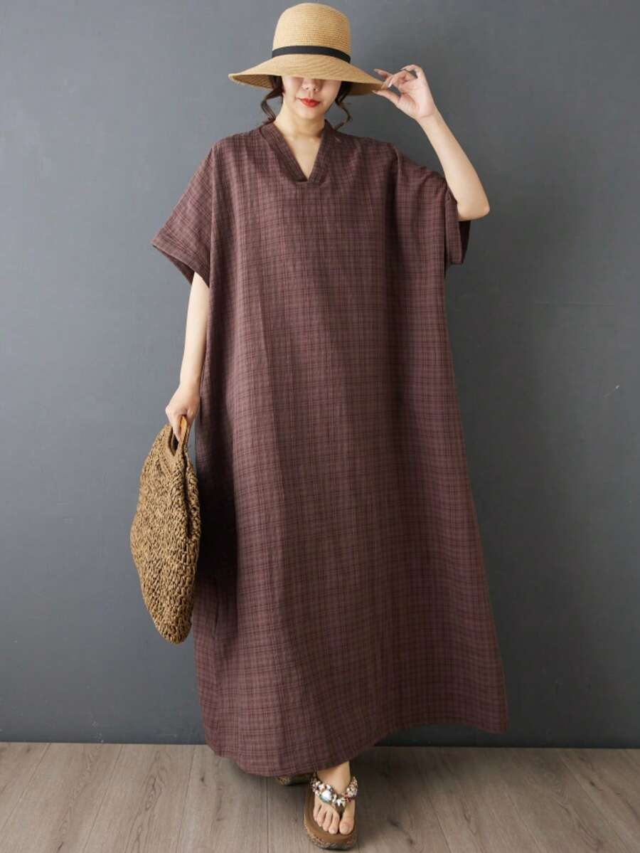 AZAH 2026大尺碼女款棕色格紋長洋裝,V領蝙蝠袖短袖附口袋,寬鬆A字版梭織面料優雅夏季款 - 棕色 - 查看 1