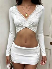 Atasan Rajut Ultra-Crop Wanita dengan Leher V Dalam, Patchwork Renda Unik, Trim Ruffle Renda Warna Kontras, Lengan Panjang, Hem Asimetris Elastis Tinggi, Pakaian Wajib Musim Gugur! - Putih - View 2
