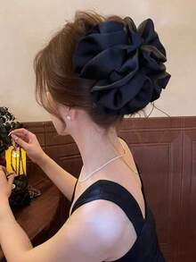 1pc Solid Black Cloud Pleated Bow Hair Claw, Sweet Style For Women, Suitable For Daily Wear - Black - View 4