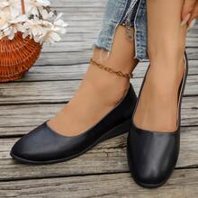 Women's Simple Versatile Round Toe Slip-On Plain Wedge Heel Shoes - Black - View 4