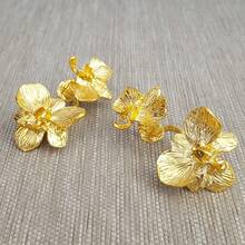 Light Luxury Butterfly Orchid Shaped Cabinet Door Handle, Dual Hole Installation Light Gold Zinc Alloy Pull Handle, Wardrobe Cabinet Hardware Accessories - A - View 4