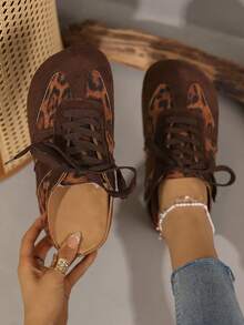 New Women's Comfortable Versatile Closed-Toe Half-Back Lace-Up Fashion Platform Thick Sole Suede Slip-On Hidden Height Casual Shoes Suitable For Daily Wear - Leopard Brown - View 4