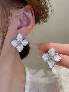 5 Pairs Silver Fashionable Elegant Personalized Exquisite Versatile High-End Design Geometric Round Twisted Rope Flower Faux Pearl Metal Stud Earrings Earring Set Suitable For Women Daily Holiday Commute Party Banquet Wear - Five-piece Set G - View 3