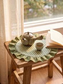 1/2/4/6/12pcs Green & White Small Checkered Pink Ruffle Edge Placemats, Cute Pastoral Style Fabric Material, Round Shape With Ruffle Edge Patchwork Details, Stain-Resistant Tabletop Protection And Decorative Function, Suitable For Daily Breakfast And Cozy Home Decor Scenes - Green - View 2
