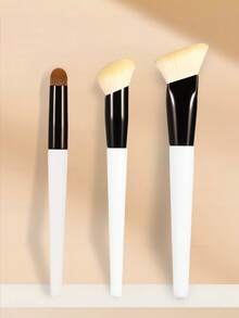 3pcs Makeup Brush Set, Includes Foundation Brush, Contour Brush, Concealer Brush, Suitable For Bronze Cream Foundation Application, Contour Powder Brush, Concealer Brush For Delicate Blending, Multi-Purpose Makeup Tools, Perfect For Beginner Makeup Artists - White - View 2