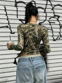 Women's Casual Slim-Fit Long-Sleeve Top With All-Over Leaf Print – Women's Autumn Apparel. - Multicolor - View 10
