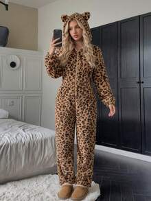 SANRIO Personalized Leopard Print Hooded One-Piece Loungewear, Plus Size Loose Fit Friendly To All Body Types, Soft Plush Fabric Comfortable And Unrestricted, Zipper Closure Design Easy To Put On And Take Off. 3D Small Ears On Hood Add Playful Touch, Cute Hello Kitty Patch Decoration On Back, Suitable For Daily Home Wear And Relaxing At Home, Full Of Atmosphere - Multicolor - View 5