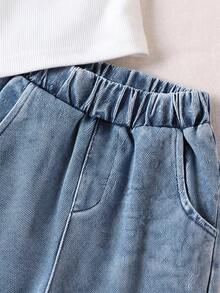 Bộ 2 món cho bé gái: Áo hai dây trễ vai cổ bẻ, đính nơ, tay loe, dệt kim gân, phối cùng quần jeans denim ống rộng cạp chun đính nơ đen - trắng - Xem 8