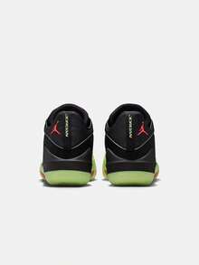 Nike Sepatu Basket Pria JORDAN TRIANGLE - Hitam/Merah-Hijau - View 2