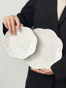 1pc/2pcs/4pcs European Style Cake Dessert Plate, 6-Inch Ceramic Small Dish, Small Round Flat Plate, Fruit Plate, Snack Plate, Nut & Candy Plate, Appetizer Dish, Cake & Dessert Plate, Multi-Purpose, Party Supplies, Hotel Tableware, Elegant Gift - Multicolor - View 3