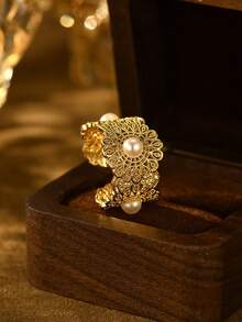 1pc Minimalist Elegant Vintage Pattern Filigree Mesh Faux Pearl Fashion Ring For Women, Wedding, Banquet, Traditional Festival Accessory - Yellow Gold - View 8
