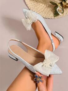 Wanwan Shoes 法式粗跟高跟尖頭女鞋 2026 春季新款 中跟大尺碼顯瘦女鞋 亮片防滑格紋布面 鑲鑽蝴蝶結 金屬鞋跟帽 純色尖頭低筒無綁帶粗方跟單鞋 歐美明星風 春夏秋 婚禮伴娘晚宴約會通勤日常女鞋 粗跟涼鞋 - 銀色 - 查看 3