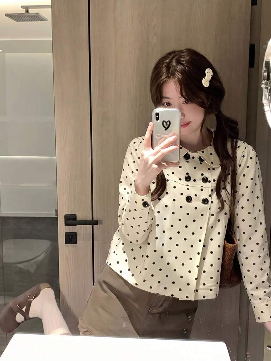 女款波點彼得潘領長袖襯衫,雙排扣甜美百搭上衣,適合秋冬穿著 - 杏色 - 查看 1