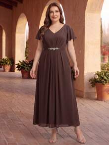 EVERPRETTY 大尺碼女款巧克力棕色水鑽裝飾落地長 A 字裙，附荷葉袖，適合婚禮賓客與半正式場合 - 巧克力棕 - 查看 1