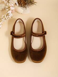 Elegant Girls' Mary Jane Flats For Mid-Child And Older Children, Suitable For Indoor Parties And Banquets In Autumn/Winter, Pairs Well With Dresses - Brown - View 1