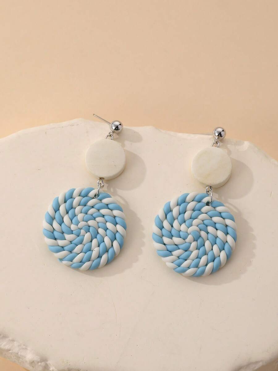 1 Pair Women's Bohemian Style Soft Clay Woven Round Pendant Earrings, Natural Wood Patchwork Contrast Color Earrings, Vintage Vacation Style Niche Earrings, Daily Wear Beach Party Date Accessories - Multicolor - View 1