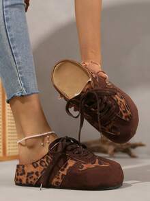 New Women's Comfortable Versatile Closed-Toe Half-Back Lace-Up Fashion Platform Thick Sole Suede Slip-On Hidden Height Casual Shoes Suitable For Daily Wear - Leopard Brown - View 2