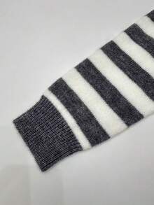 Atasan Sweater Rajut Wanita Kasual Lucu Motif Space Dye dengan Bahu Longgar - Grey - View 8