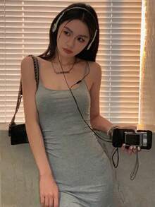 性感褶皱修身露背吊带连衣裙，女士夏季优雅款 - 灰色 - 查看 4