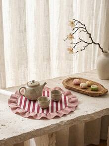 1/2/4/6/12pcs Red & White Thin Striped Pink Ruffle Edge Fabric Placemats, Fresh Natural Style, Round Shape With Ruffle Edge Patchwork Details, Stain-Resistant Tabletop Protection And Decorative Function, Suitable For Daily Breakfast And Natural Home Decor Scenes - Red - View 4