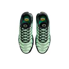 Nike Air Max Women Casual Athletic Shoes - Black‑Green Gradien - View 4
