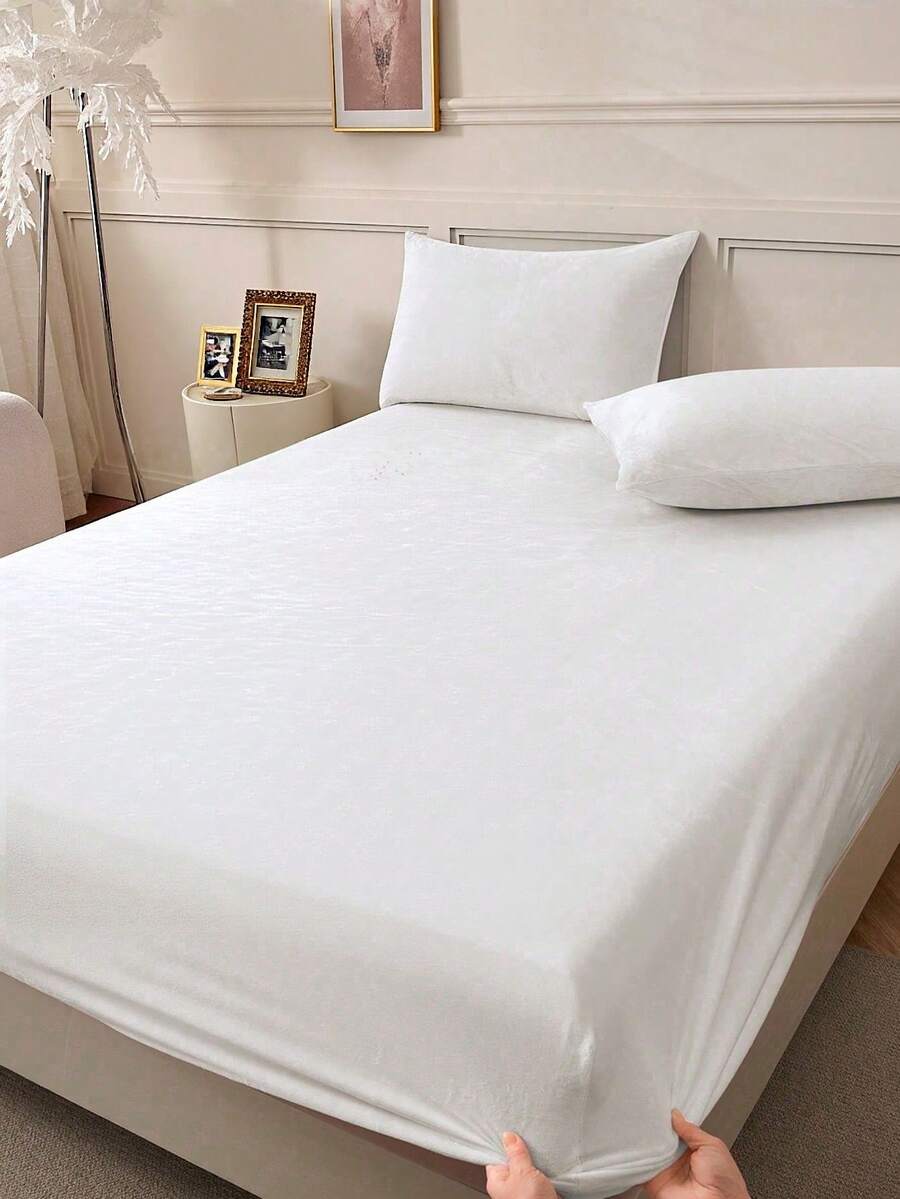 2/3pcs White Velvet Bedding Set, Warm And Soft, Solid Color Velvet Fitted Sheet Set, Available Sizes: King, Queen, Full, Twin, Luxury Super Soft Comfortable Bottom Sheet, 11.8 Inch Deep Pocket Design, Suitable For Autumn, Winter, Spring, Set Includes 1 Fitted Sheet And 1/2 Pillowcases, Dorm Bedding, Back To School Bedding - White - View 1