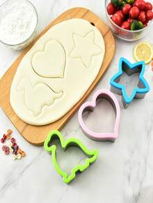 4pcs Sandwich Edge Cutter Mold Set, Sandwich Cutter, Cookie Mold, Fruit & Vegetable Cutter, Bento Box Food Fork, Creative Mold - Butterfly, Dinosaur, Five-Pointed Star, Heart Shape, Suitable For Bento Box, Home Kitchen, Picnic, Camping, DIY Breakfast Baking Mold - - - View 4