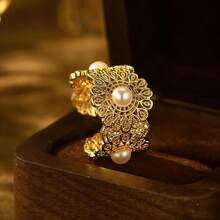 1pc Minimalist Elegant Vintage Pattern Filigree Mesh Faux Pearl Fashion Ring For Women, Wedding, Banquet, Traditional Festival Accessory - Yellow Gold - View 9