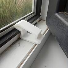 Window Sash Limit Stopper Clip, U‑Shape Plastic Track Holder, Anti‑Collision Protective Block For Aluminum Casement Ventilation Window Hardware Replacement Fitting - Door and Window Limiters - View 4