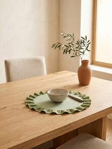 1/2/4/6/12pcs Green & White Small Checkered Pink Ruffle Edge Placemats, Cute Pastoral Style Fabric Material, Round Shape With Ruffle Edge Patchwork Details, Stain-Resistant Tabletop Protection And Decorative Function, Suitable For Daily Breakfast And Cozy Home Decor Scenes - Green - View 10