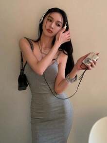 性感褶皱修身露背吊带连衣裙，女士夏季优雅款 - 灰色 - 查看 2
