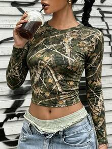 Women's Casual Slim-Fit Long-Sleeve Top With All-Over Leaf Print – Women's Autumn Apparel. - Multicolor - View 8