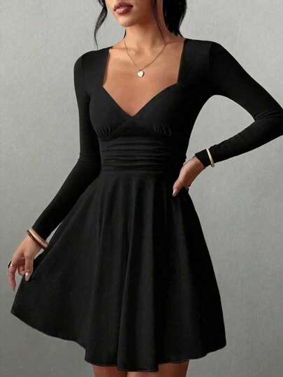 Sexy Fashion V-Neck Ruched Waist Ruffle Hem Long Sleeve Mini Dress, Spring/Summer New Arrival Black Elegant